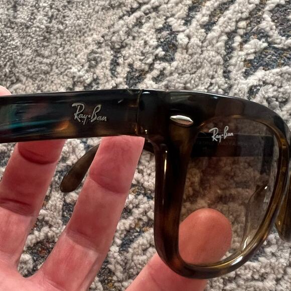 Ray-Ban Wayfarer Folding Classic Sunglasses Tortoise Gradient Brown - Picture 11 of 16